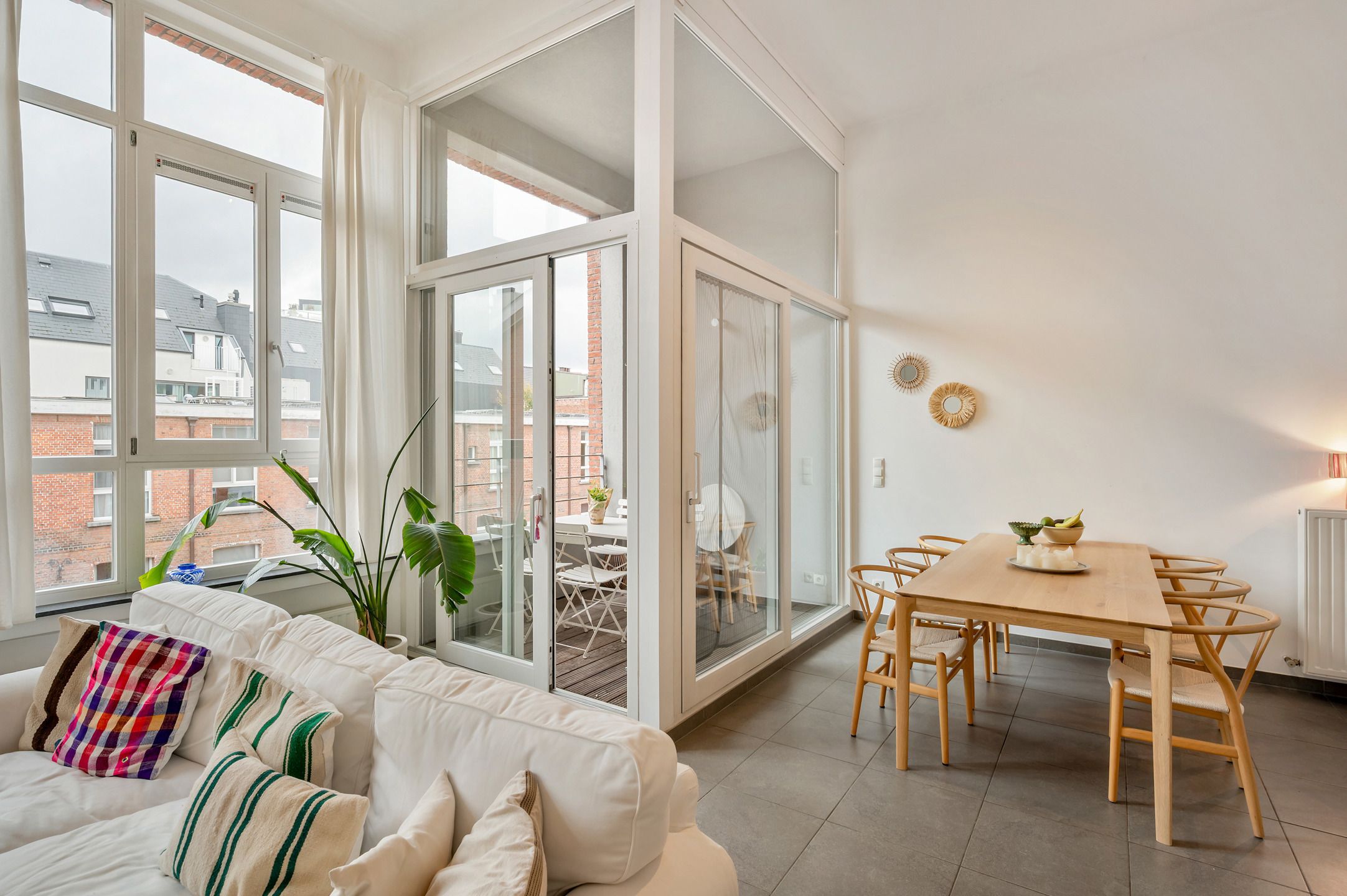   Ruim en modern appartement met gezellig terras. foto 5