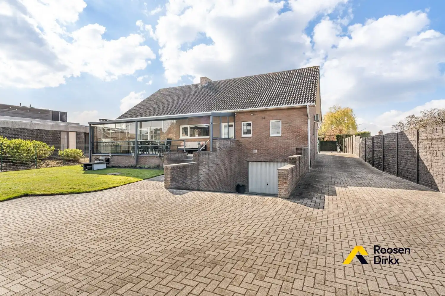 Degelijke, perfect onderhouden woning op 9 are, op fietsafstand van het centrum! foto 2