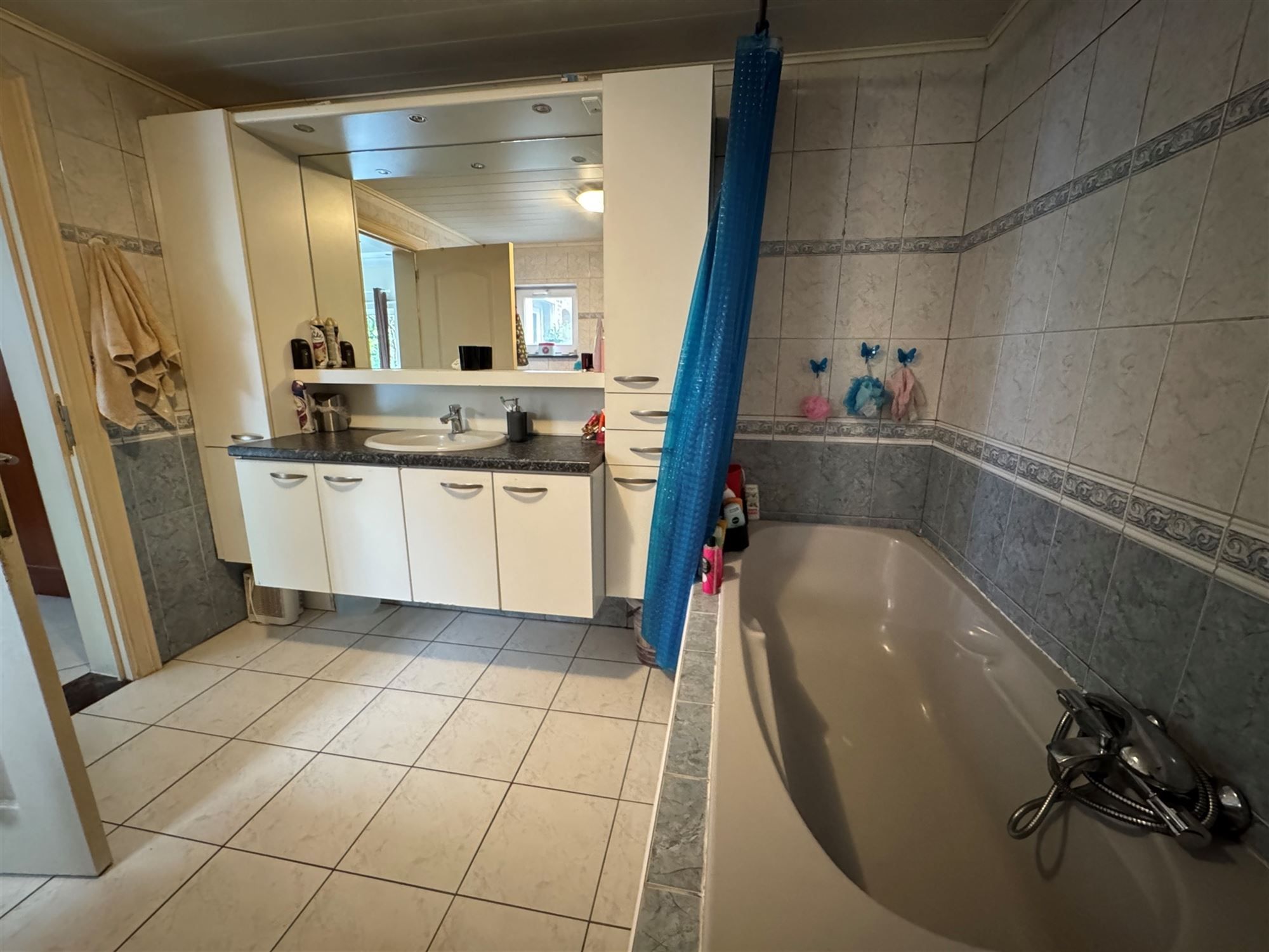 PERFECT ONDERHOUDEN WONING (142M²) MET 3 SLAAPKAMERS, 2 BADKAMERS EN LEUKE TUIN TE BEVERLO foto 15