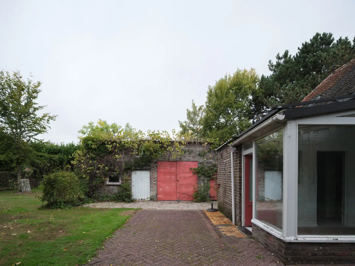 Vrijstaande woning met ruime bijbouw en veelzijdige mogelijkheden in Drongen foto 5