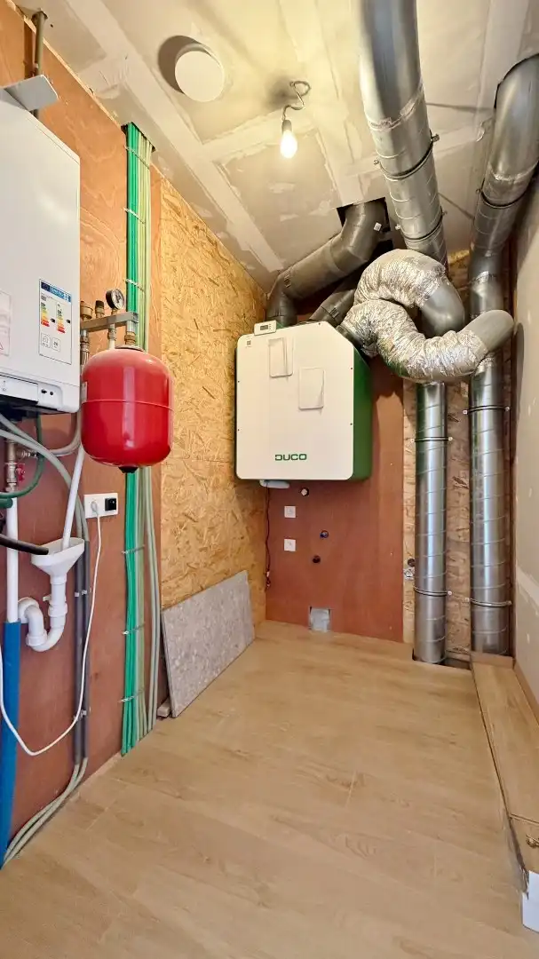 Gerenoveerde, energiezuinige woning met 3 slaapkamers, tuin en garage in centrum Ieper foto 12