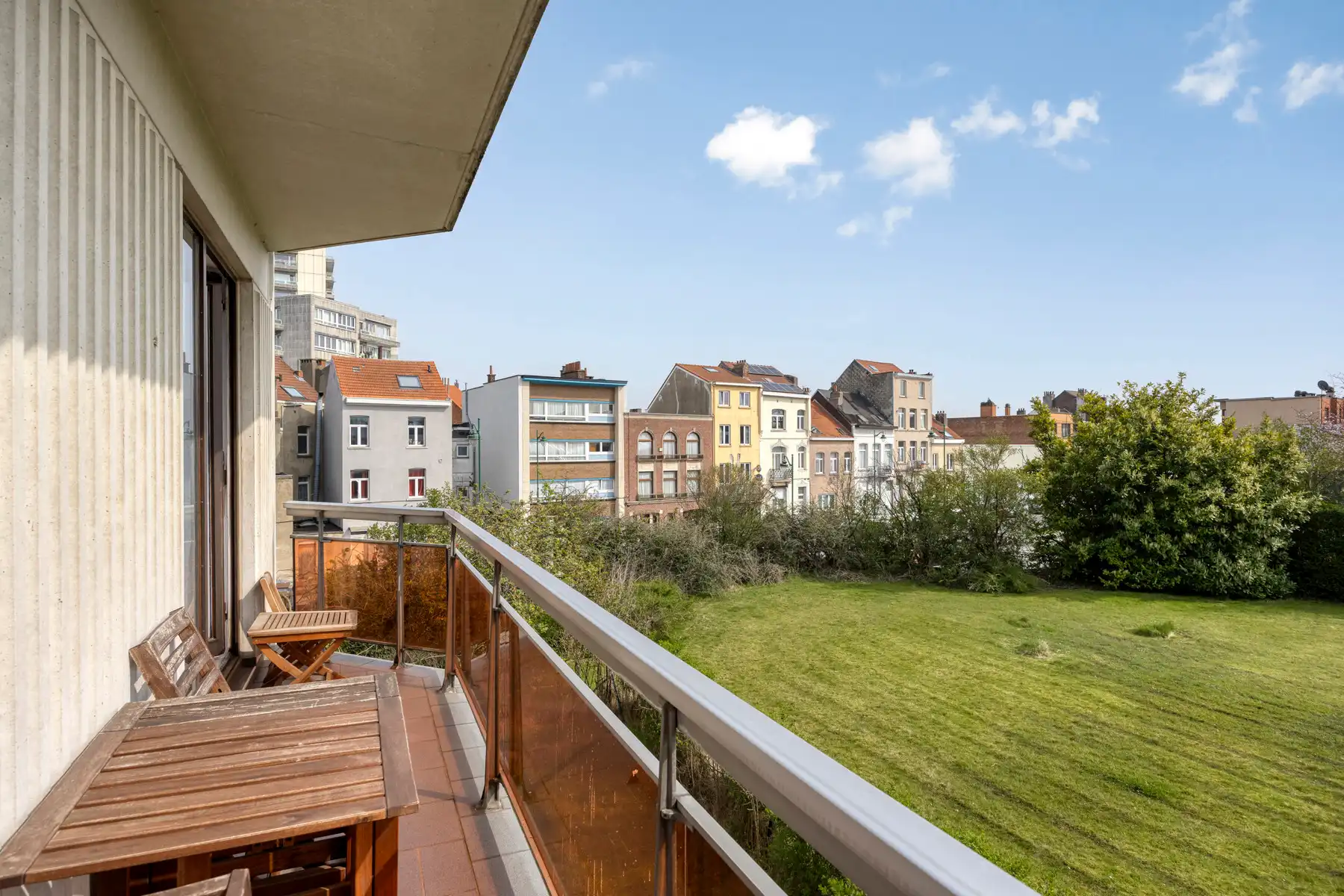 Gerenoveerd 3-slaapkamer appartement foto 18