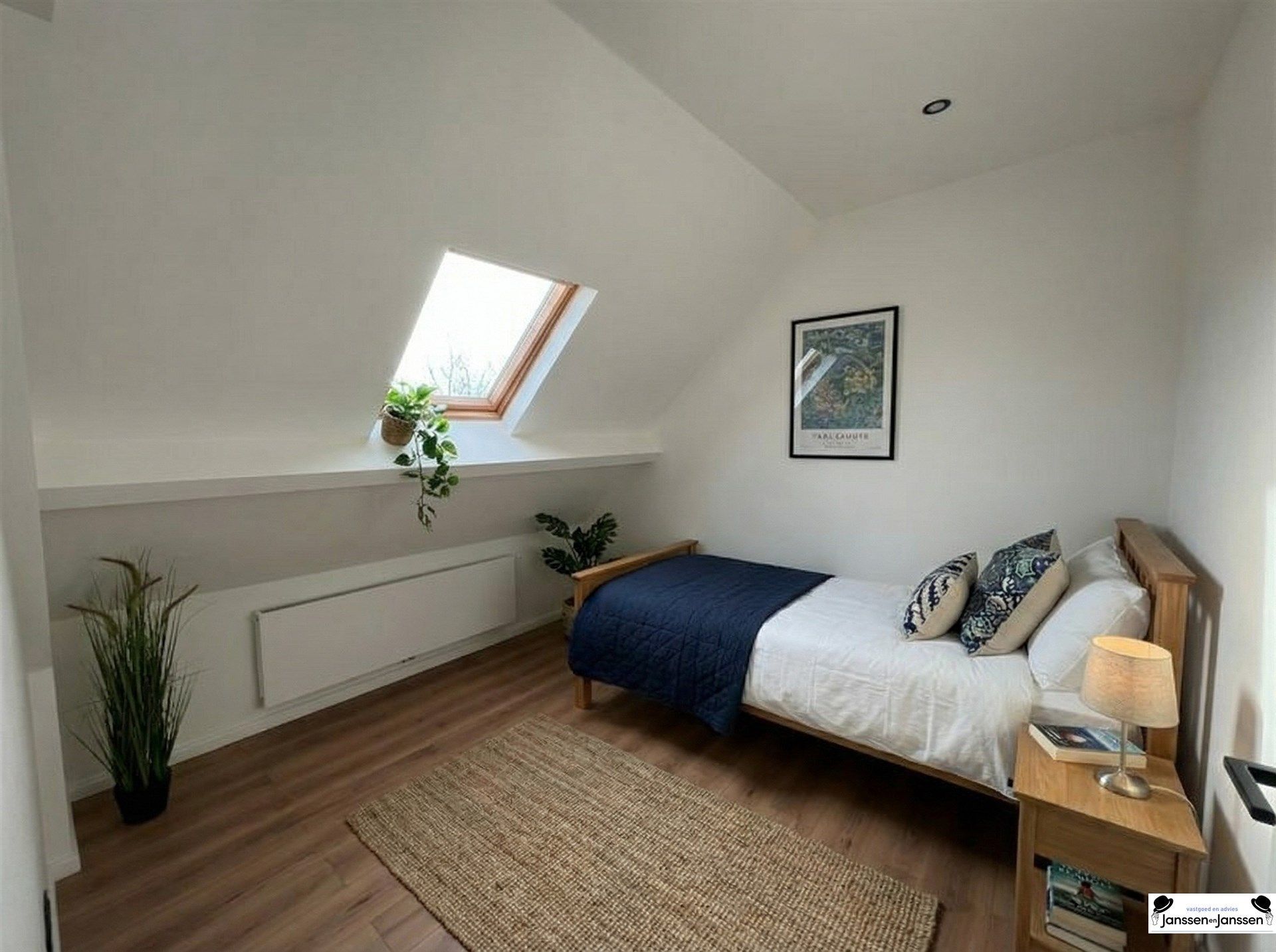 Instapklare woning met 4 slaapkamers, 2 badkamers, rustig gelegen foto 12