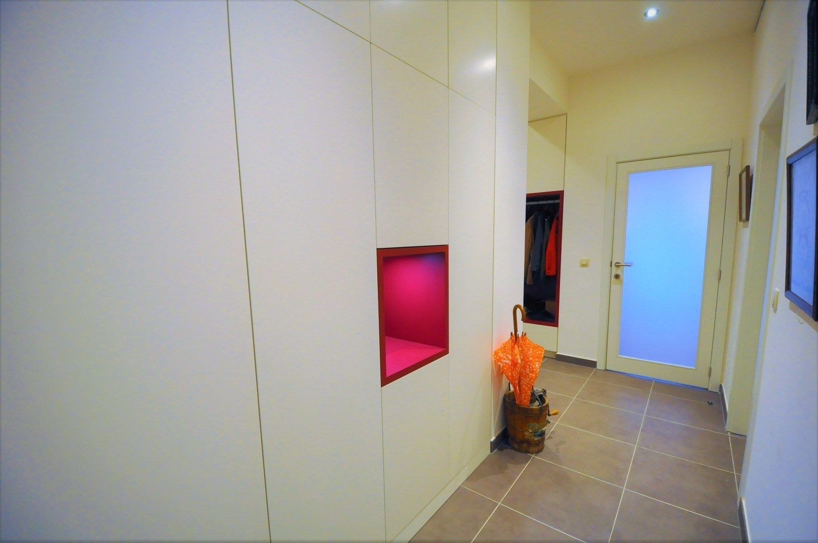 Ruim en instapklaar appartement met 2 slaapkamers, parking op een rustige groene omgeving te Brugge foto 12