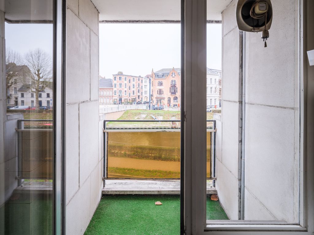 Lichtrijk 1-slaapkamer appartement met zicht op het water foto 9