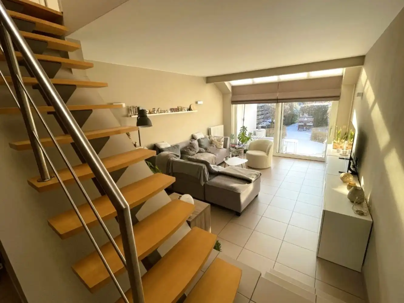 Gezellige, lichtrijke rijwoning met tuin foto {{pictureIndex}}