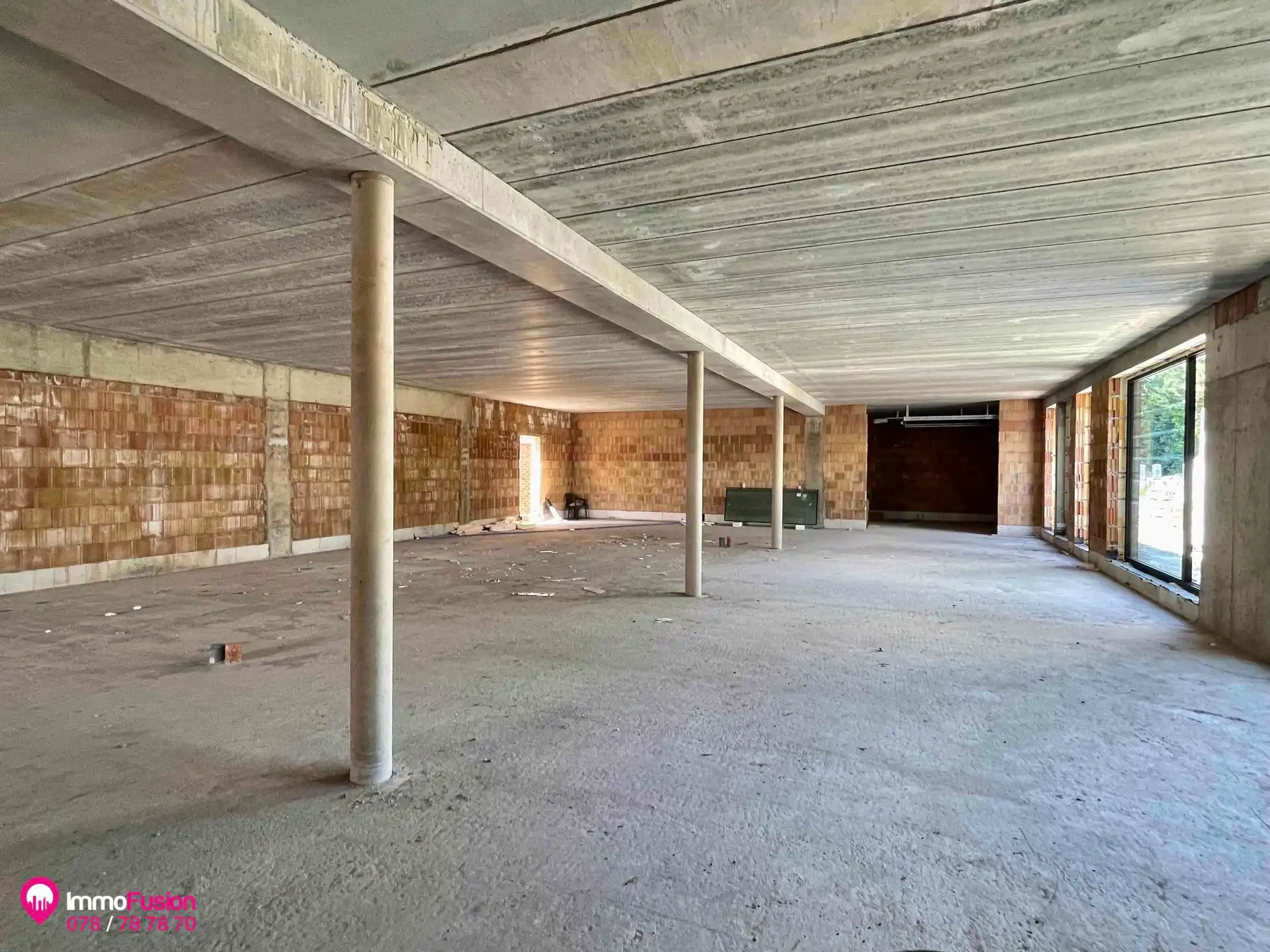 Uitzonderlijke handelsruimte van circa 460 m² met parking! foto 11