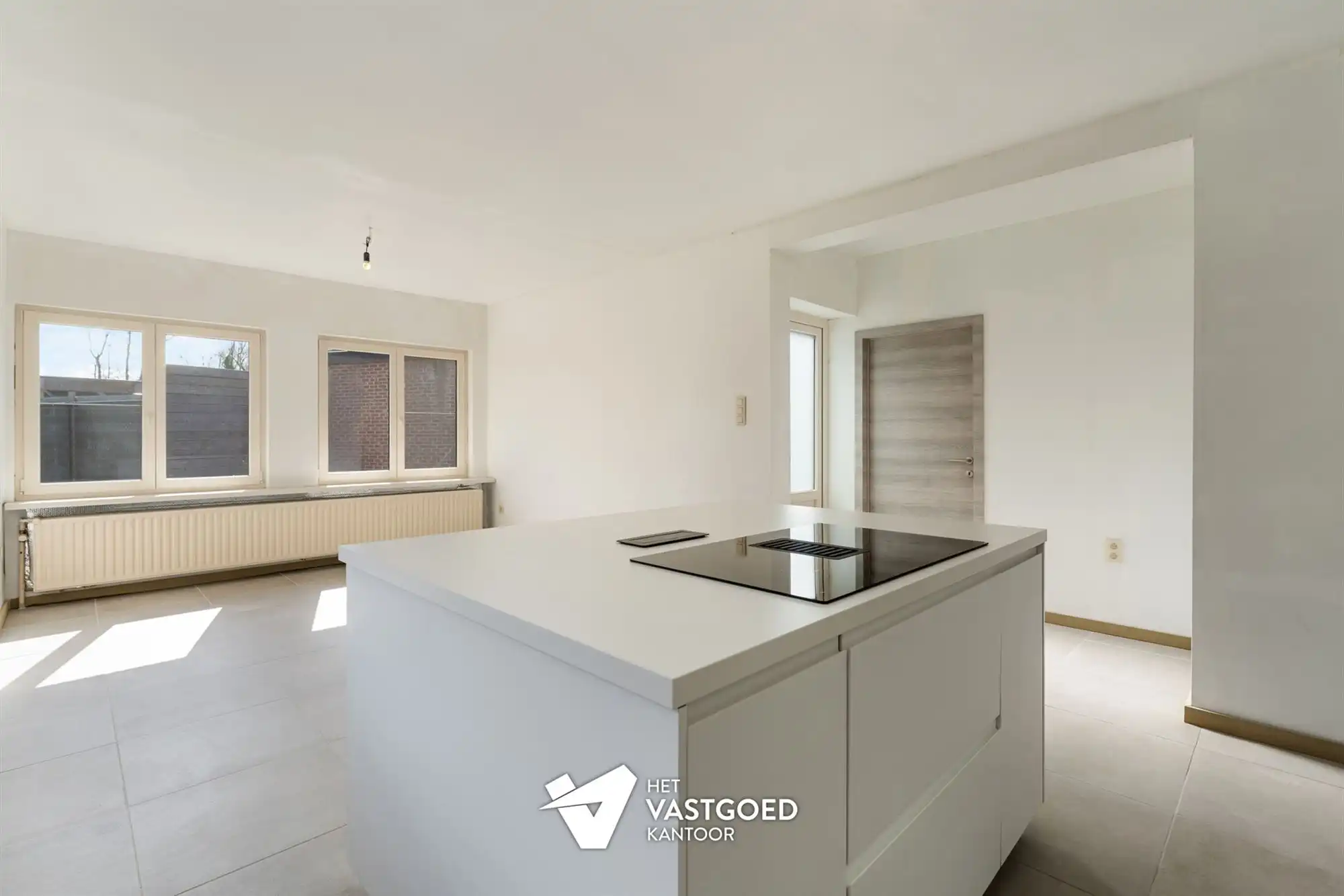 RECENT GERENOVEERDE RUIME WONING (220M²) MET 5 SLAAPKAMERS EN TUIN MET TUINKAMER TE BERINGEN foto 5