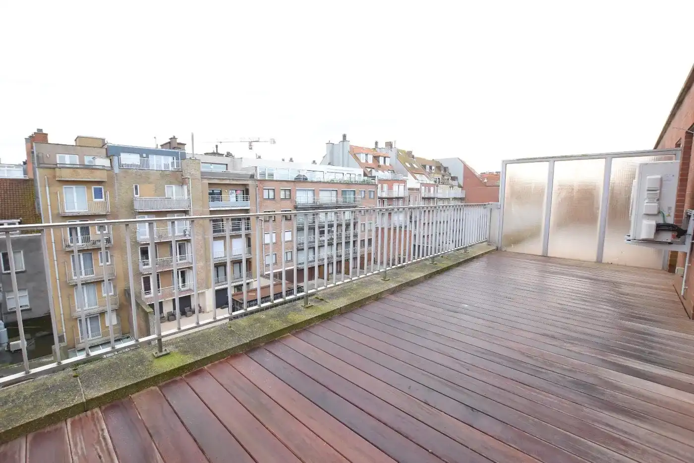 Schitterend gerenoveerd penthouse met een zonneterras en een prachtig zijdelings zeezicht  foto 6