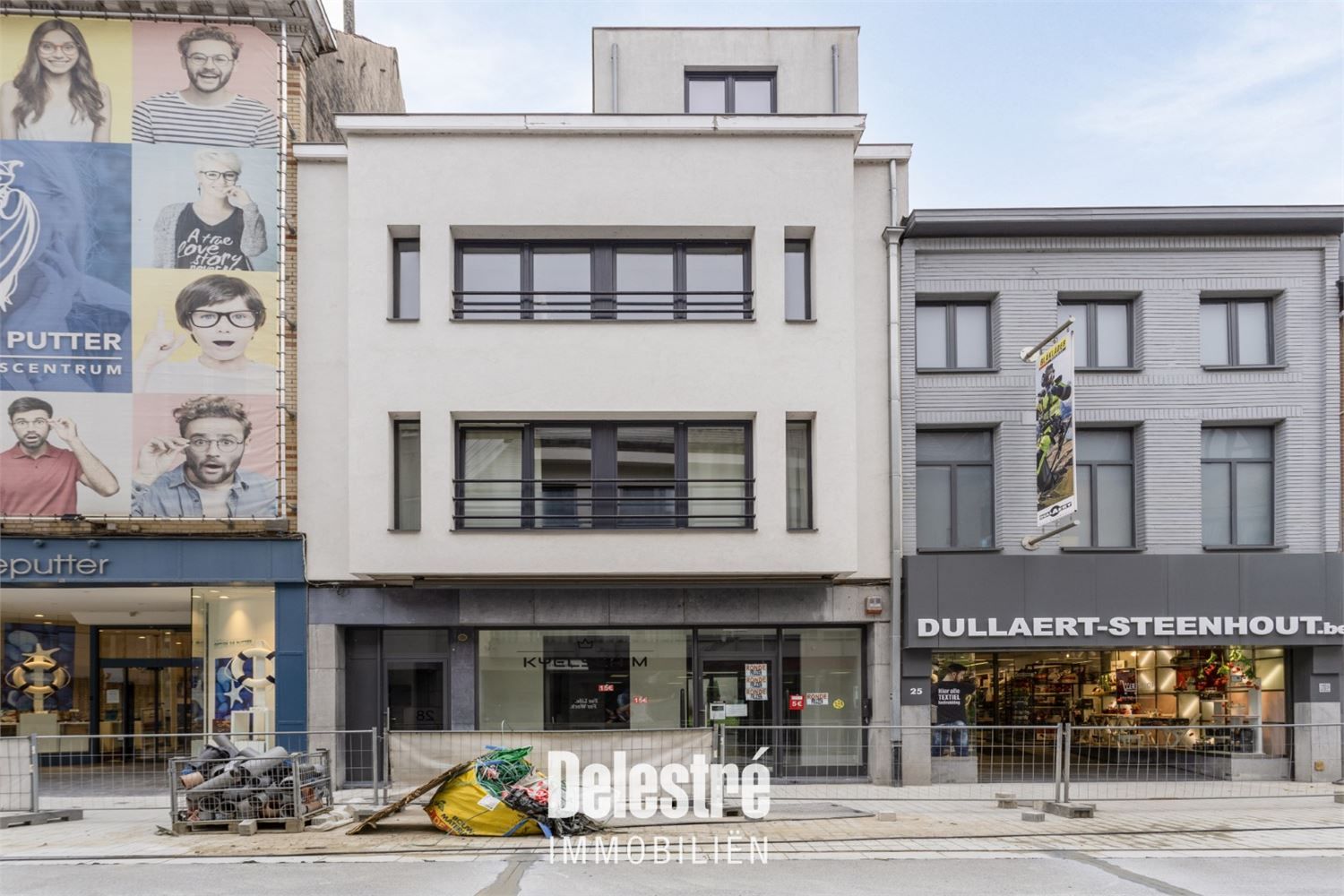 MODERN INSTAPKLAAR COMMERCIEEL GELIJKVLOERS BEVERSTRAAT foto 17