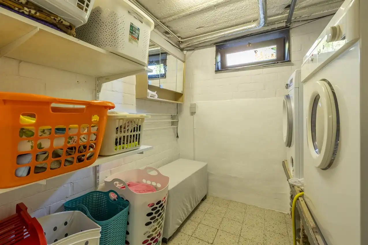 Vrijstaande gelijkvloerse woning, EPC D, 3 slpks op 9a42 met ruime kelder en inpandige garage foto 37