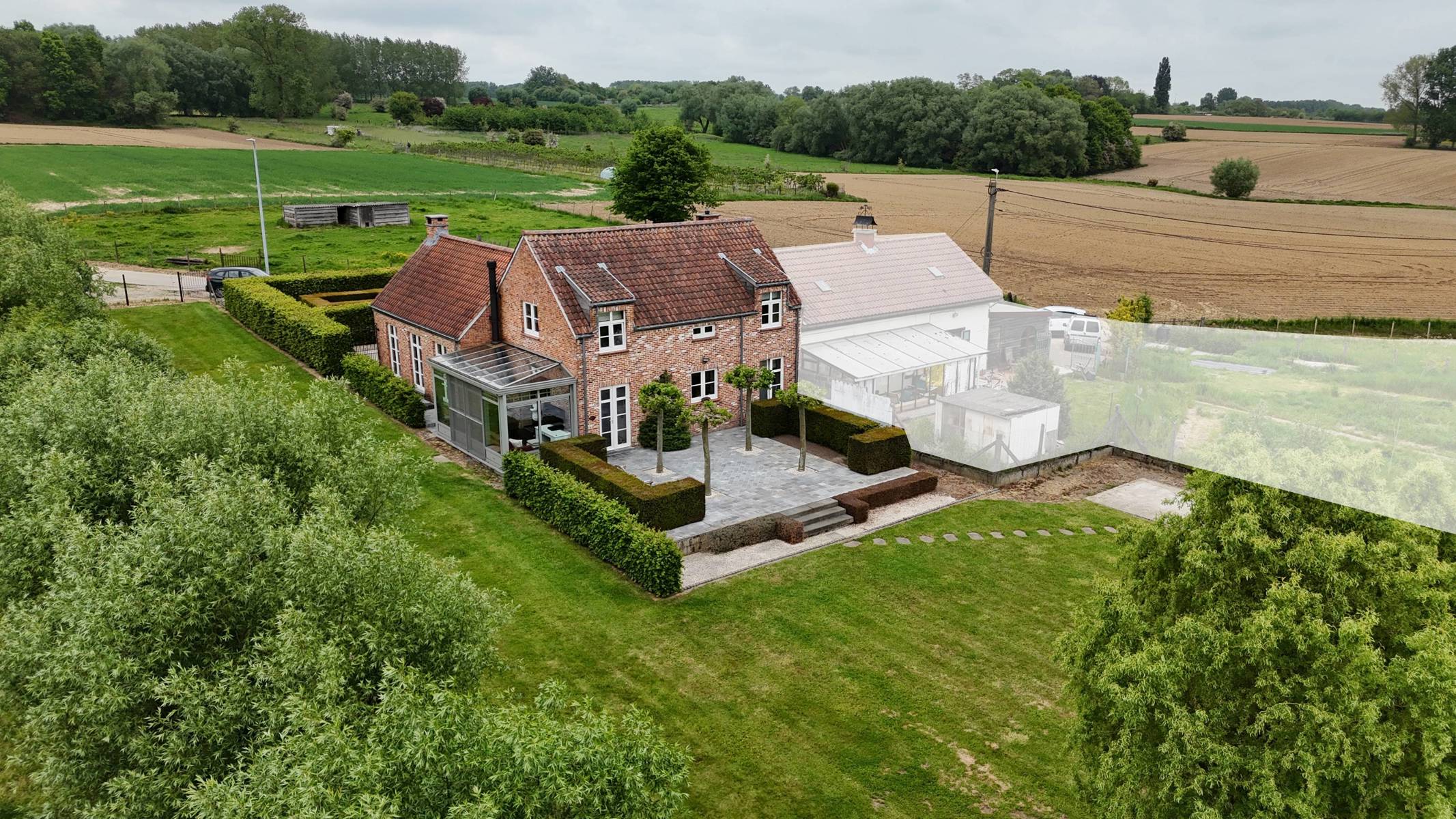 Prachtige eigendom op een idyllische locatie te Denderhoutem foto 30