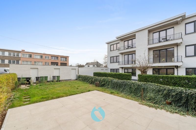 Appartement met 2 slaapkamers, terras en gemeenschappelijke tuin foto 12