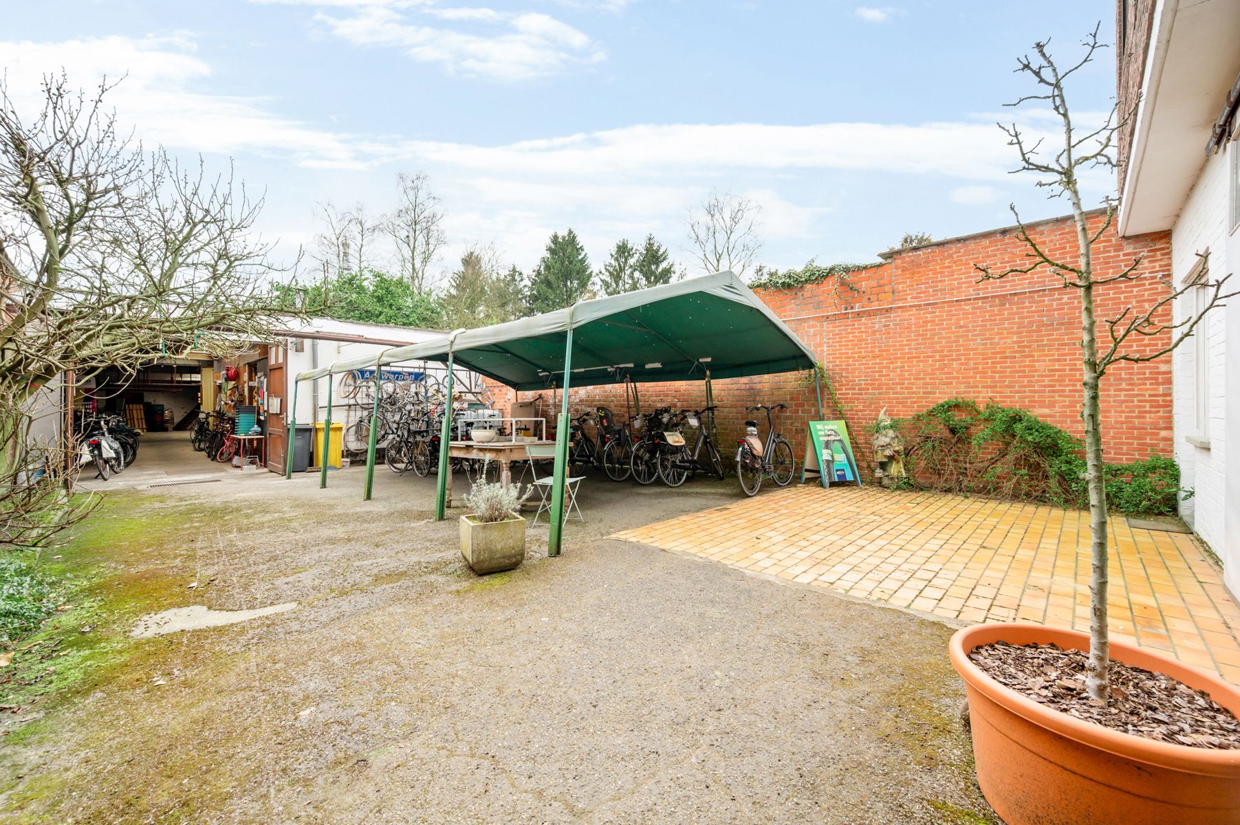 Handelshuis met vergund magazijn foto 8