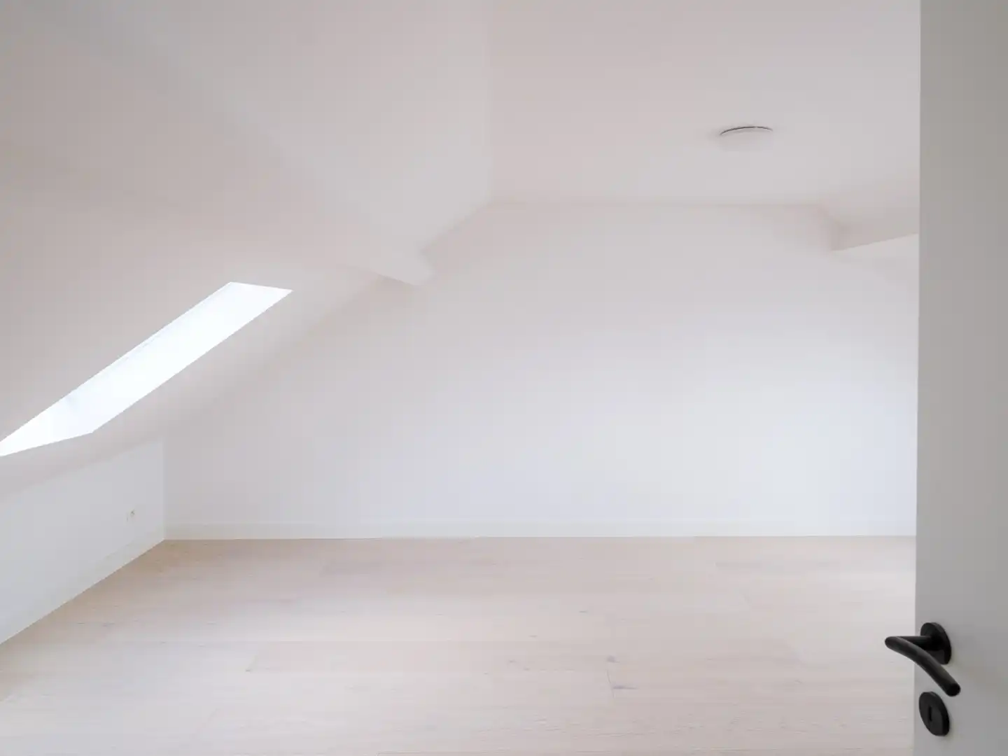 Gerenoveerd duplexappartement met twee slaapkamers in Gent foto 6
