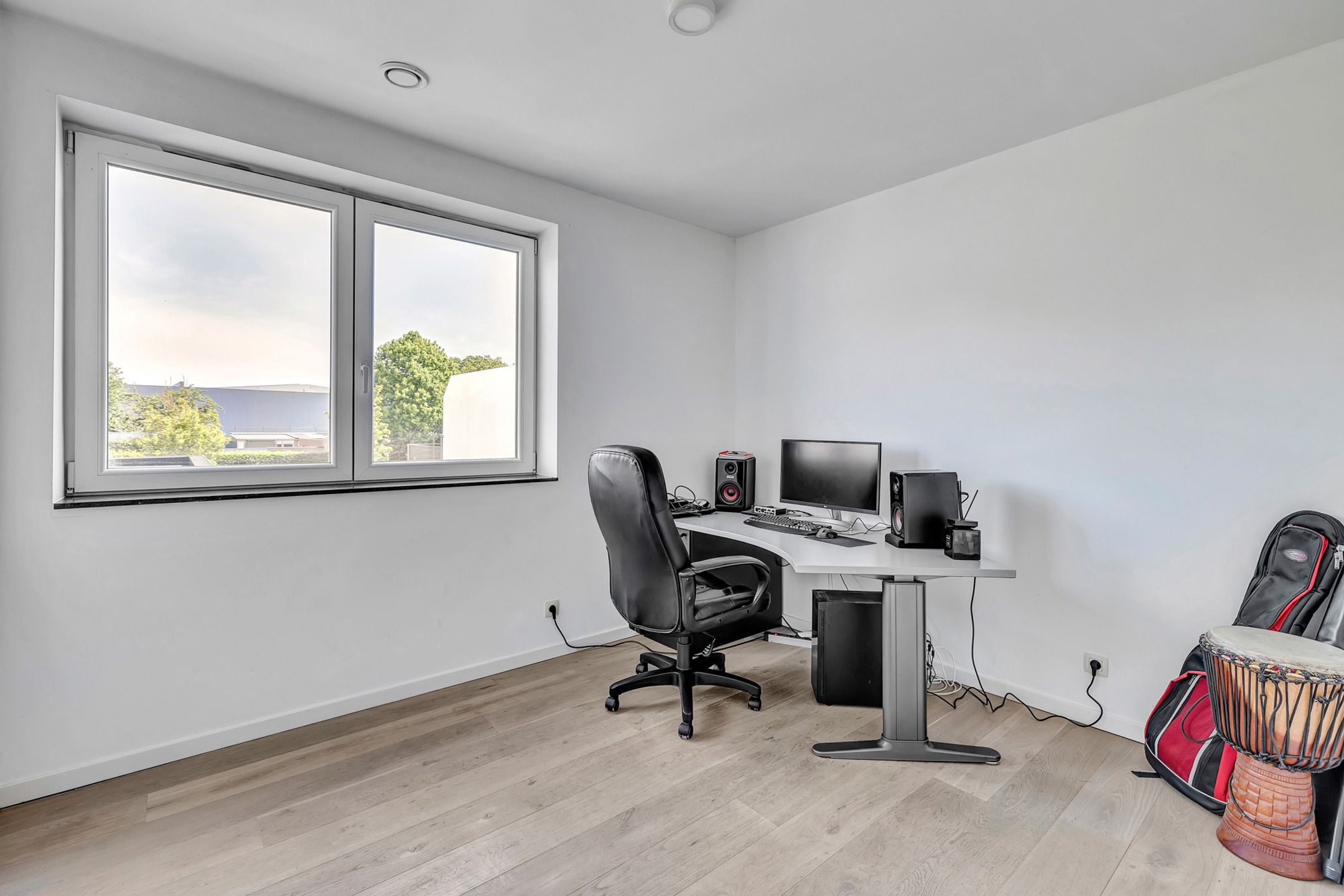 Instapklaar appartement centrum Deinze – ideaal als eigen stek of investering! foto 6