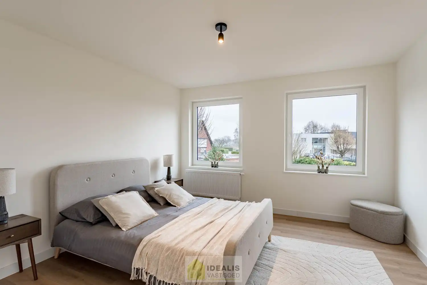 Schitterend volledig vernieuwde woning met een heerlijke open leefruimte, luxe keuken, 3 ruime slaapkamers, een ruime luxueuze badkamer én een apart bureel foto 24