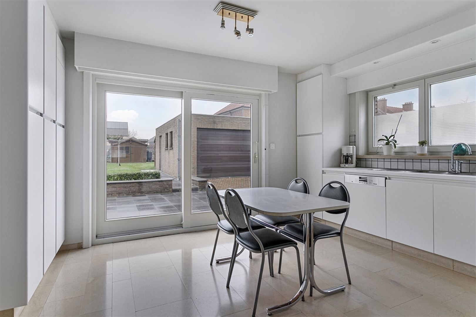 Instapklare woning in deelgemeente Bevere foto 9