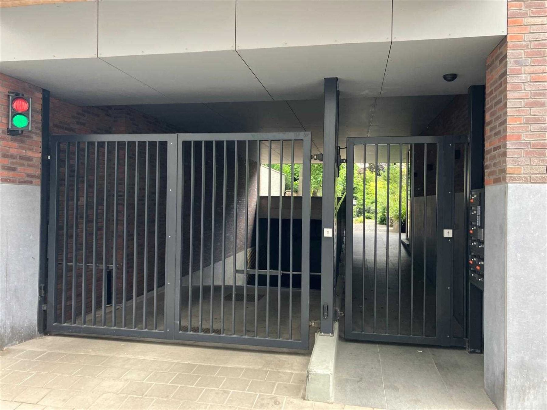 Appartement met autostaanplaats en 2 slaapkamers! foto 13