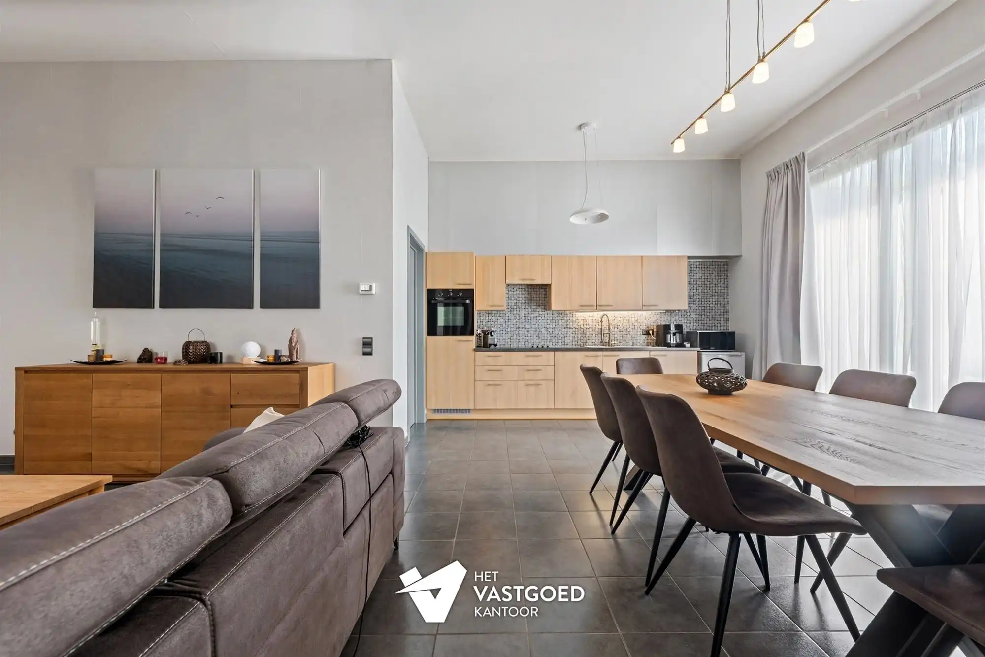 PRACHTIG GELEGEN GELIJKVLOERS APPARTEMENT MET 1 SLAAPKAMER EN ZEER RUIM TERRAS AAN DE KEMPISCHE KAAI TE HASSELT foto 10