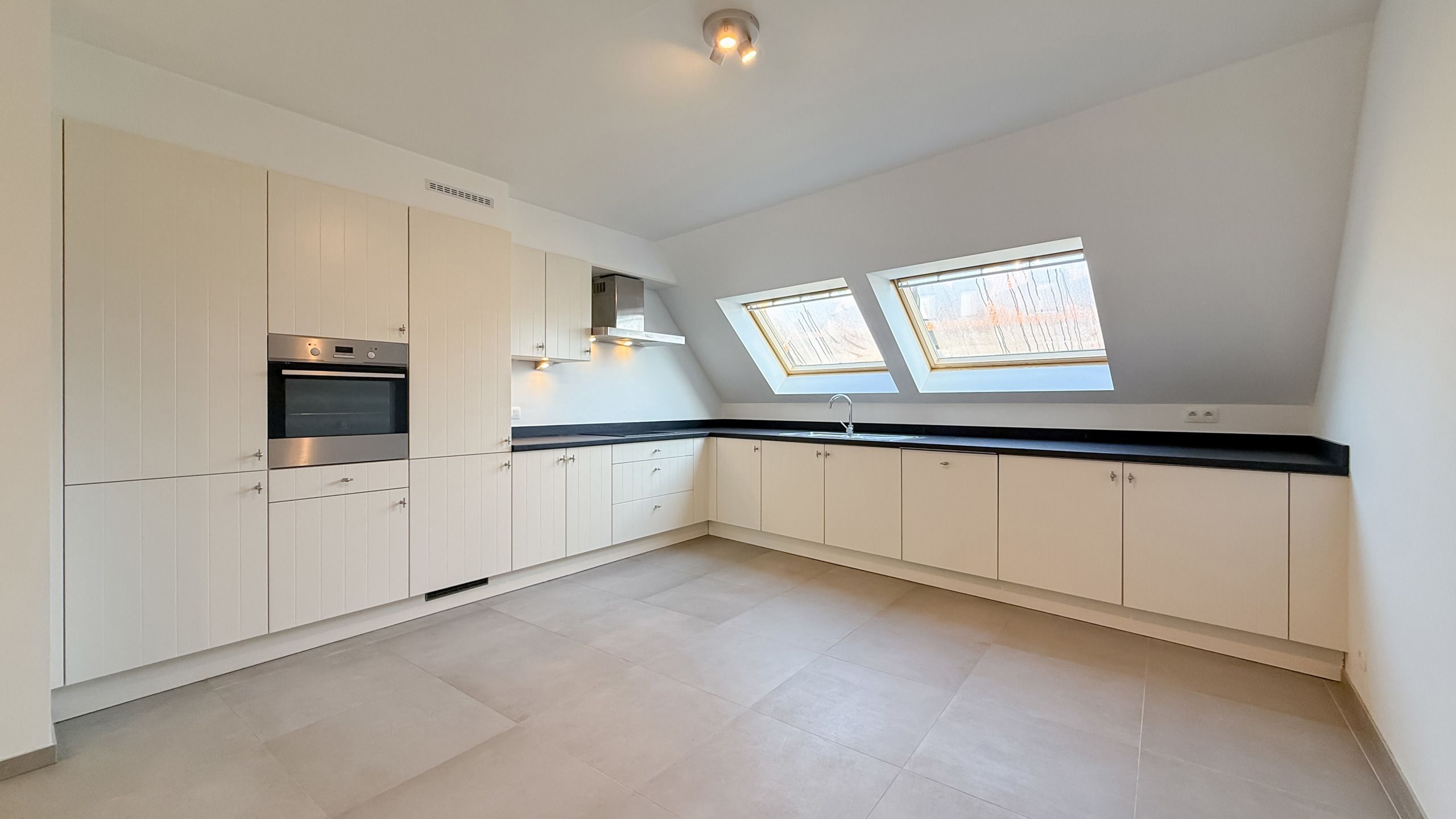 Licht en modern duplexappartement met zuidgericht terras... foto 9