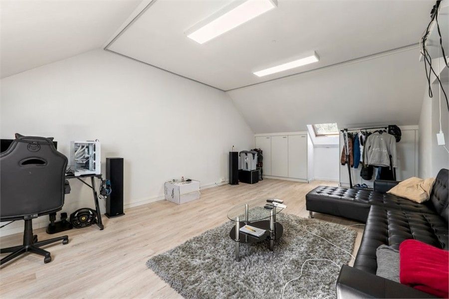 RUIME GERENOVEERDE WONING OP EEN ZEER GOEDE LOCATIE foto 28