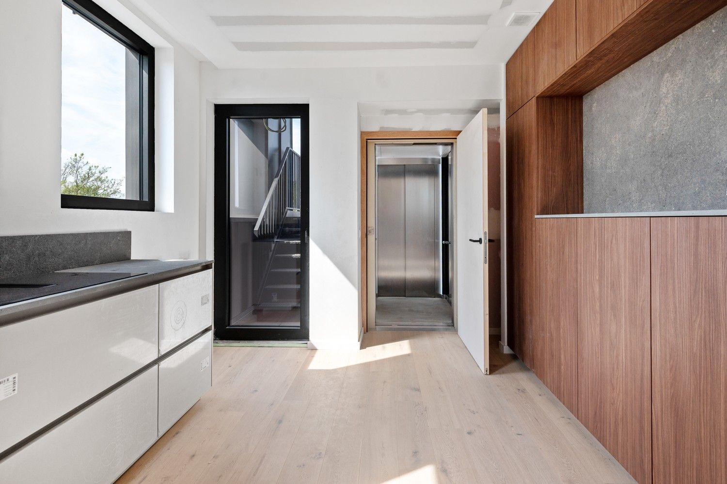 Uitzonderlijk dakappartement met 2 slaapkamers, bureau en een terras van 40m²! foto 8