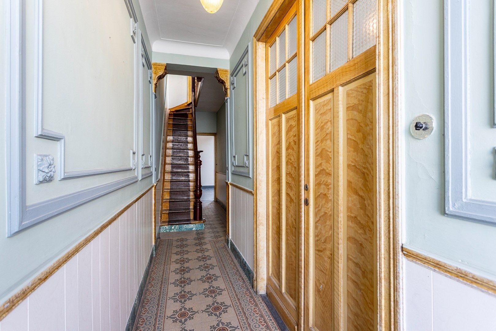 Prachtige woning met 4 slaapkamers en tuin! foto 3
