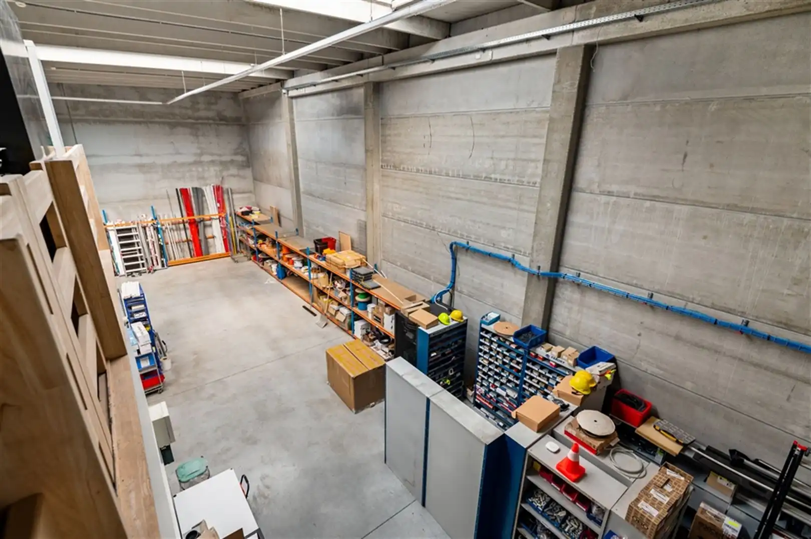 Magazijn met kantoren te koop langs R4 in Merelbeke-Melle foto 6