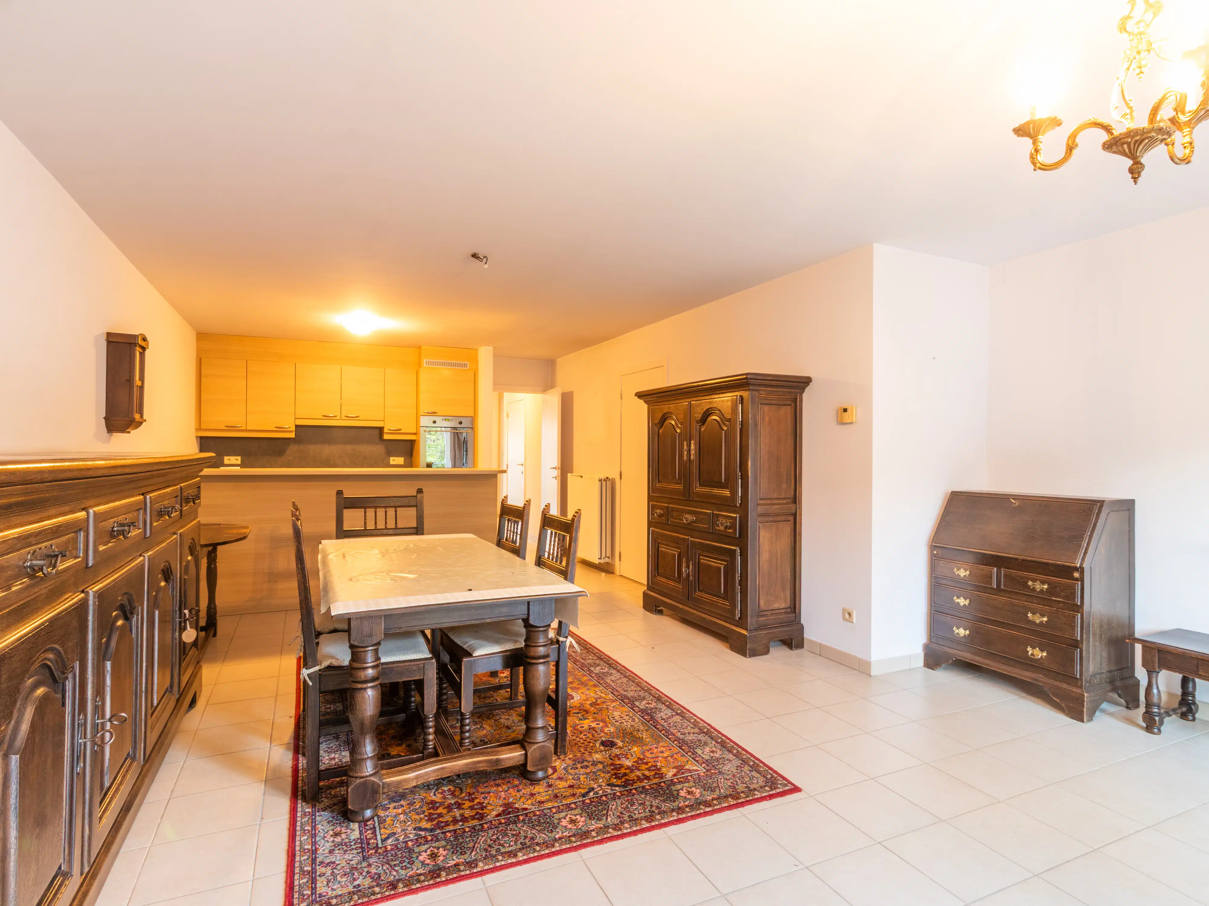 Licht appartement met twee terrassen en autostaanplaats foto 3