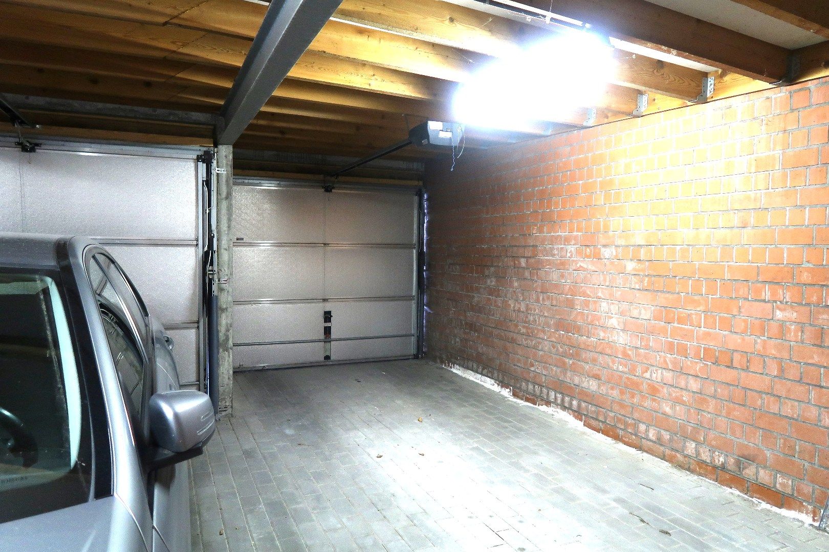 Ruim instapklaar appartement met 2 slaapkamers en 3 terrassen nabij het centrum van Roeselare foto 14