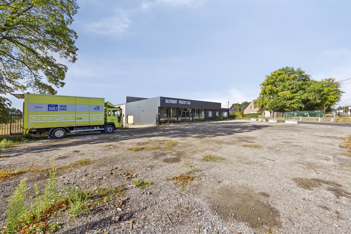 Magazijn met woonst en burelen in Adegem (Maldegem) foto 2