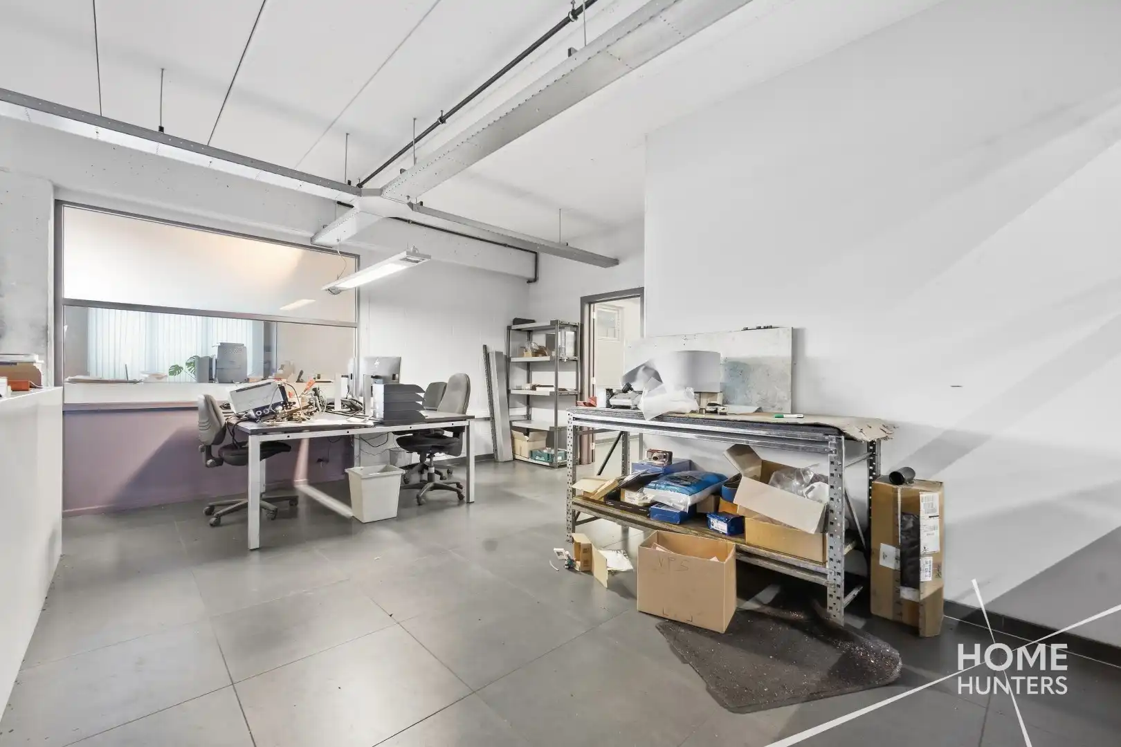 UITZONDERLIJK BEDRIJFSGEBOUW MET 2.268 M² LOODSRUIMTE EN 528 M² KANTOREN IN IEPER foto 7