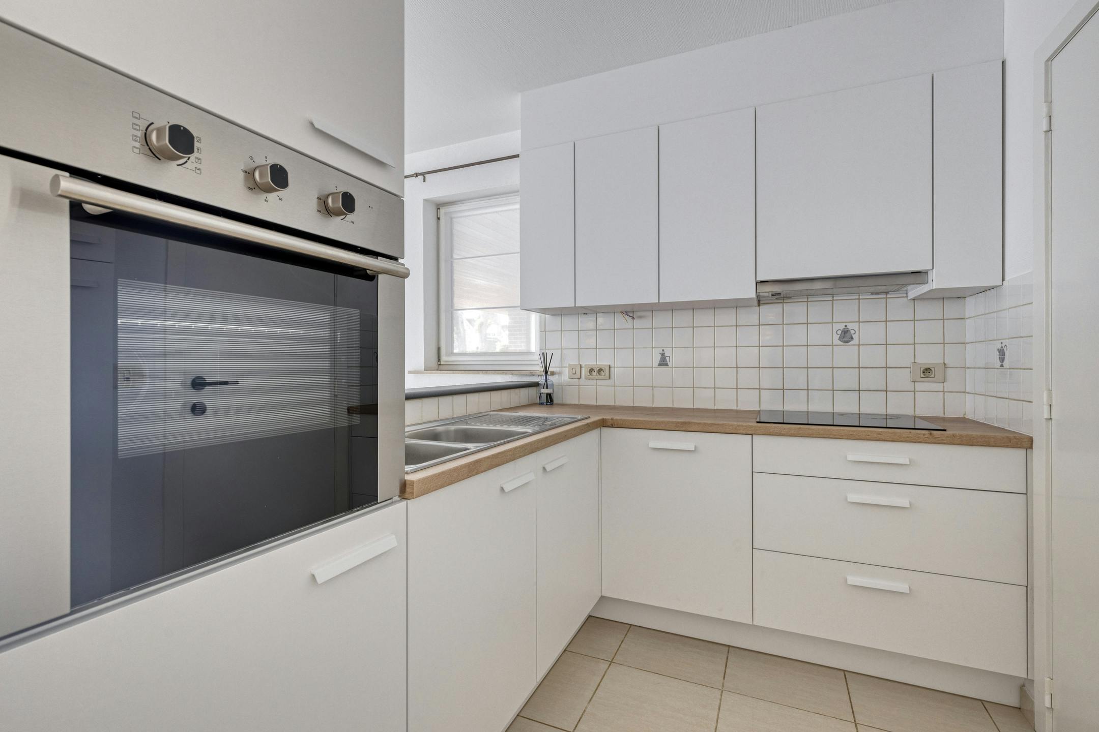 Gelijkvloers appartement met terras te koop in Waregem foto 5