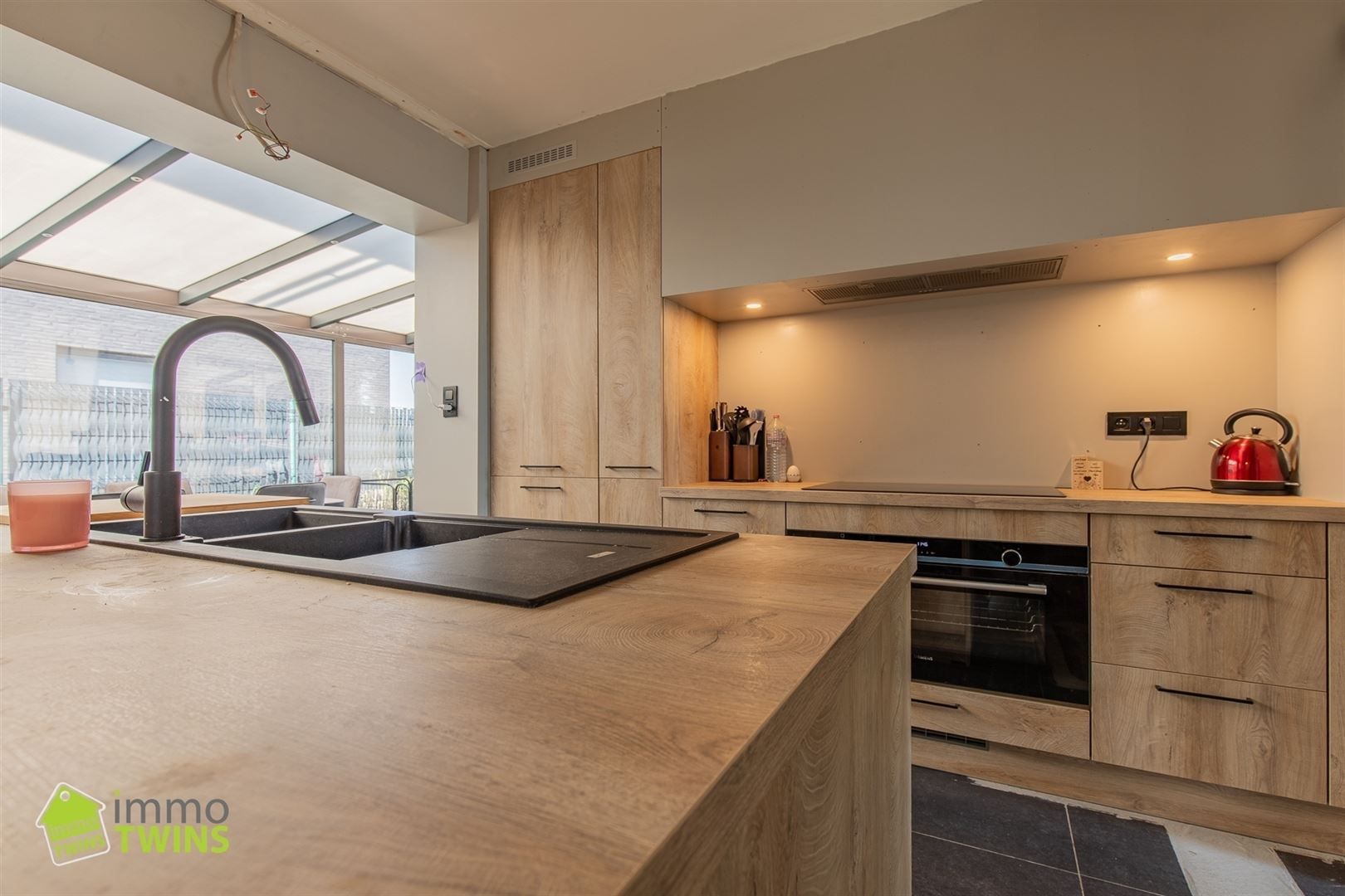 Instapklare, vrijstaande woning met prachtige tuin te Zele foto 3