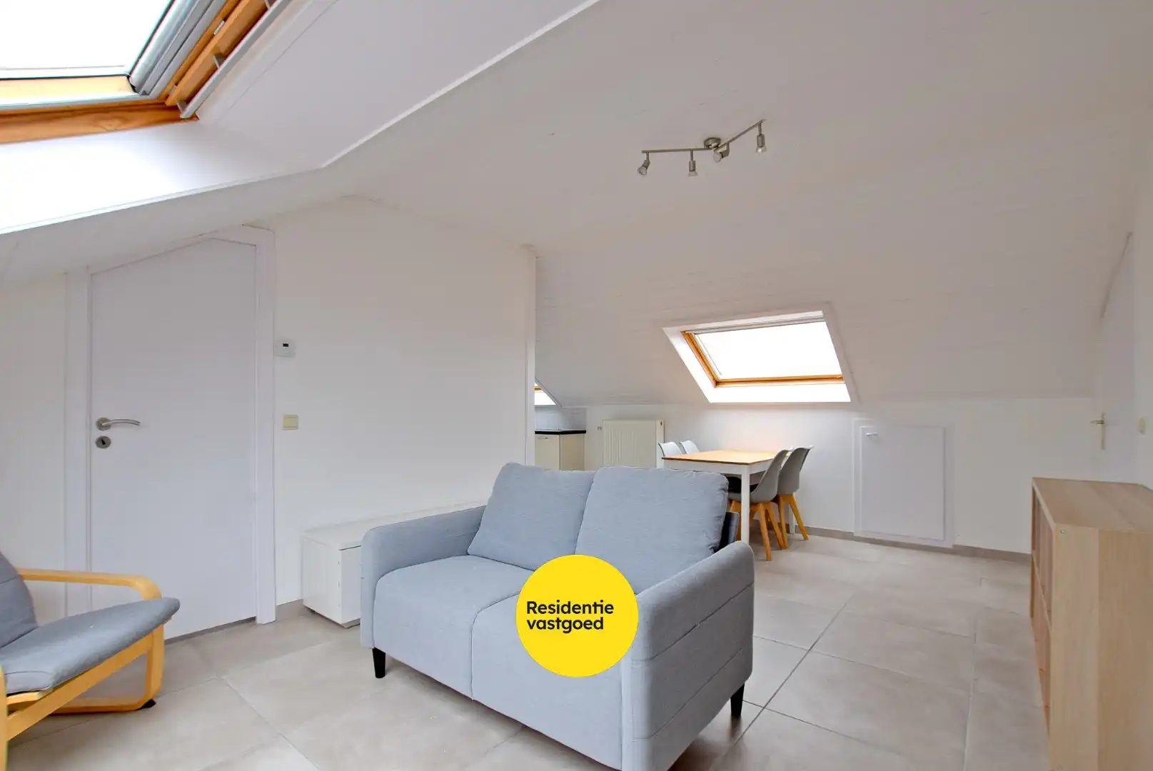 Investeringsvastgoed (gerenoveerd in 2024) omvat 2 afzonderlijk te verhuren appartementen samen 145m²! foto 13