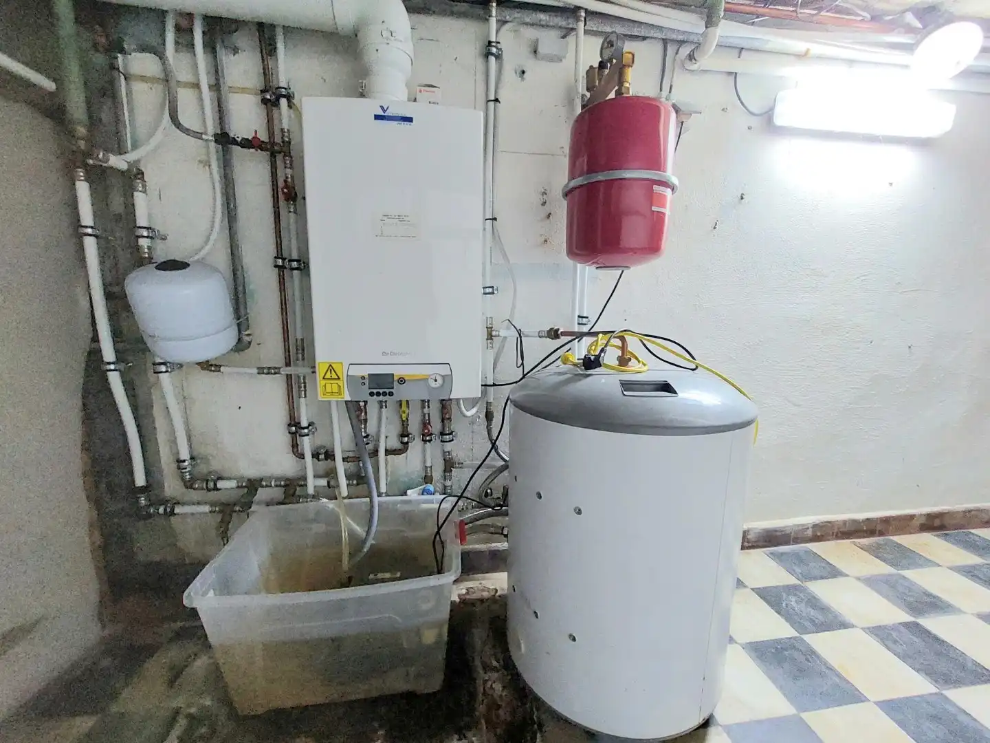 Gelijkvloersappartement met terras en garage foto 12