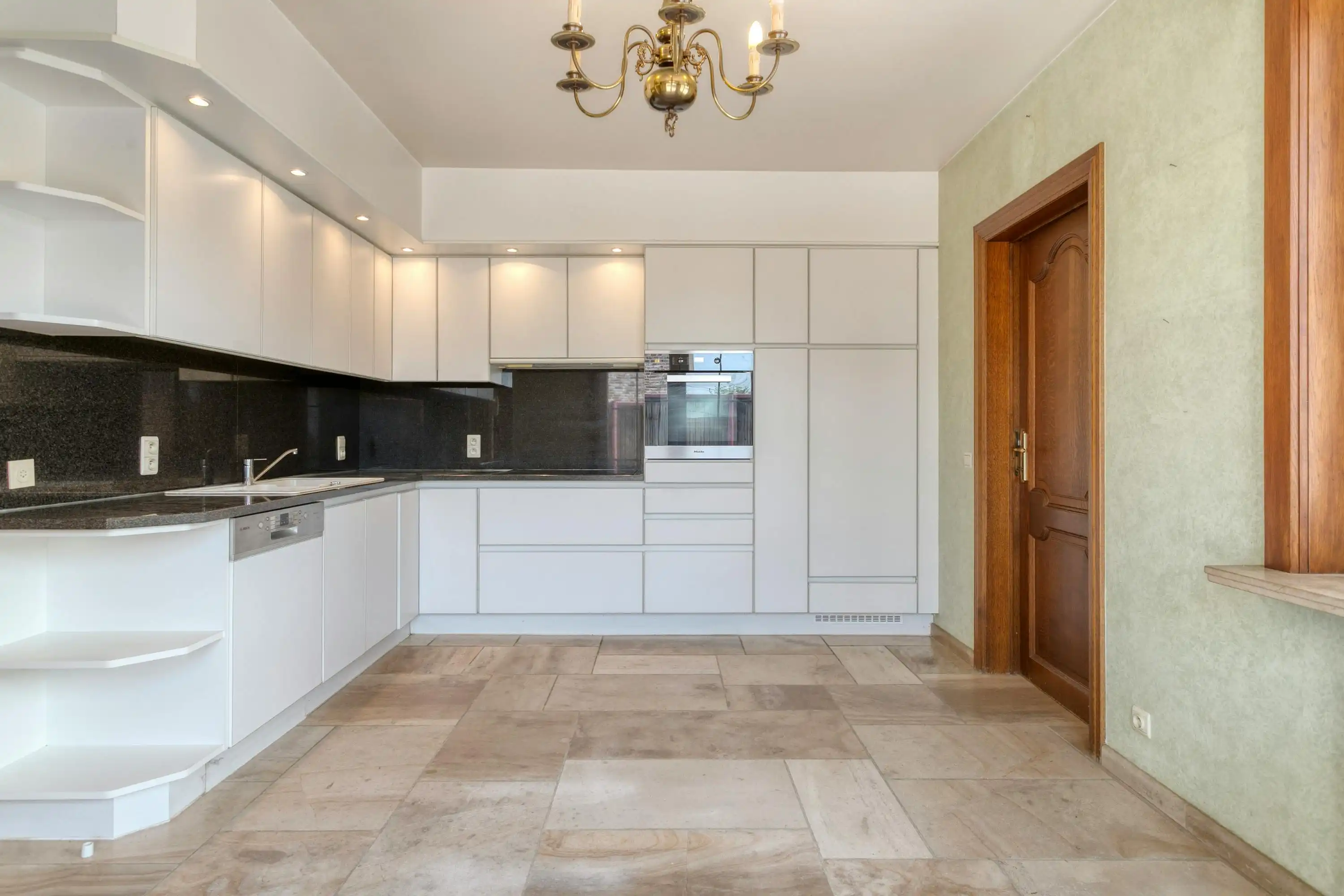 Half open woning op 1.084m²  foto 7