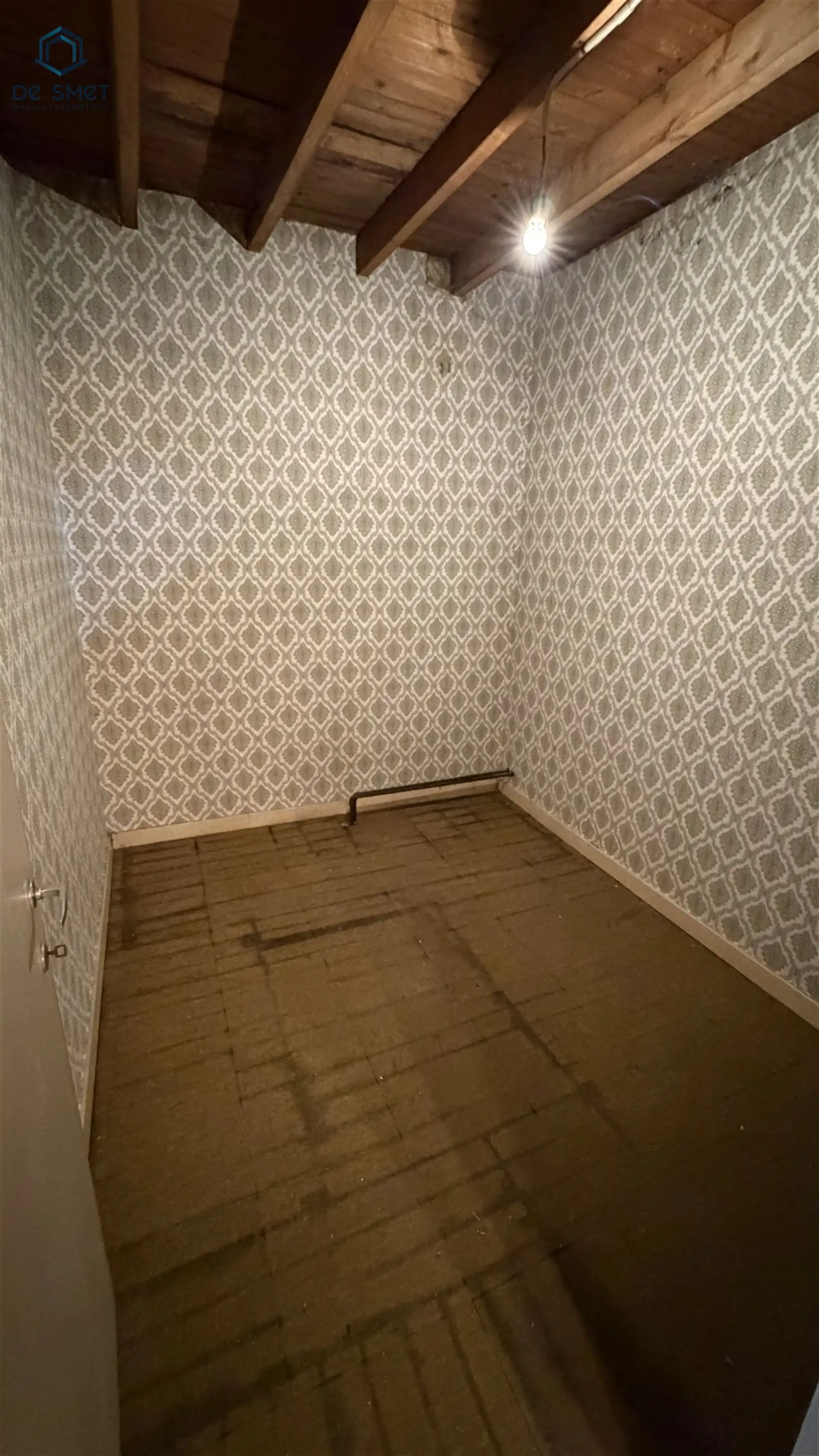 Te renoveren woning/projectgrond met 4 slp, garage en atelier. foto 16