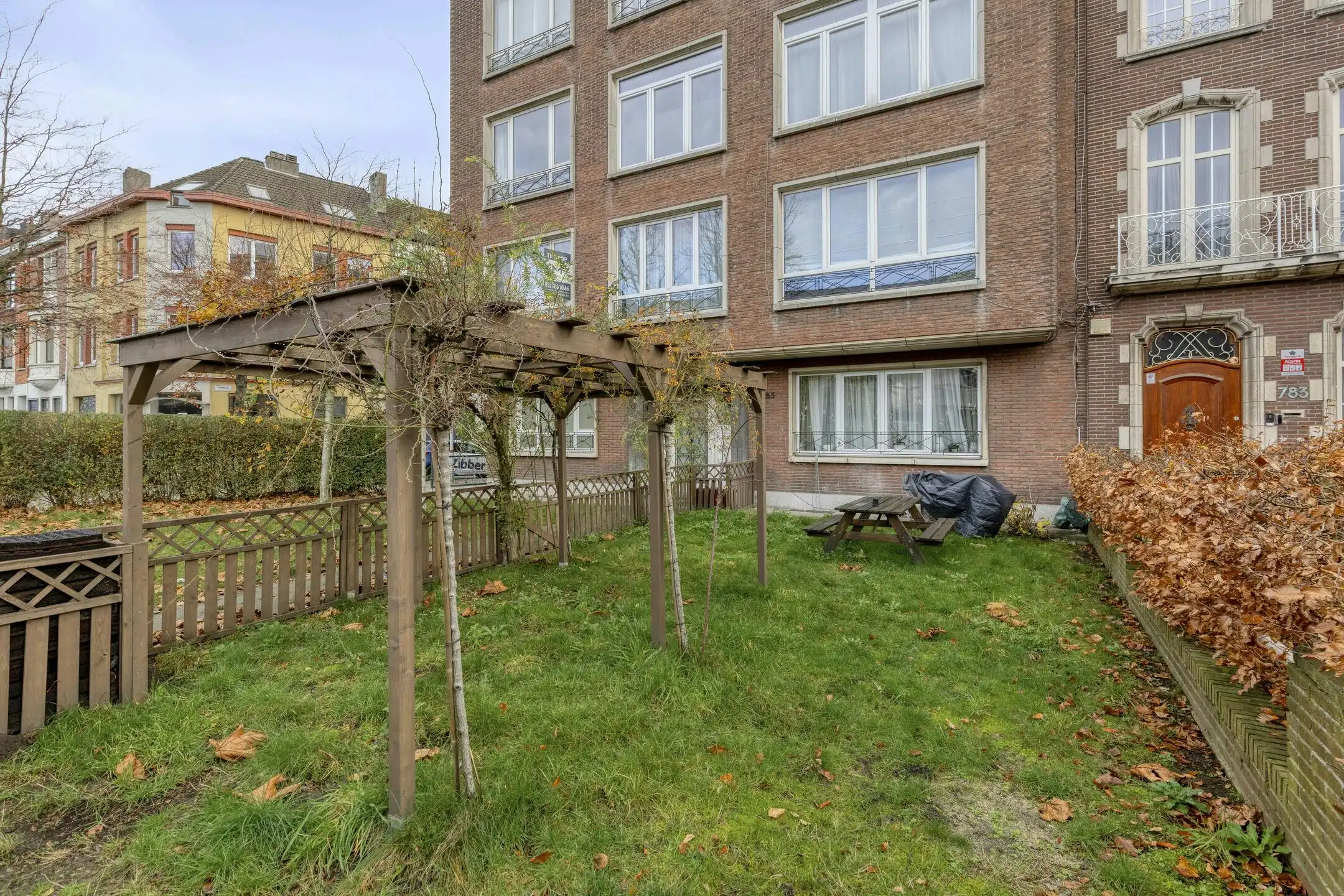 Gerenoveerd gelijkvloers appartement te koop in Merksem foto 14