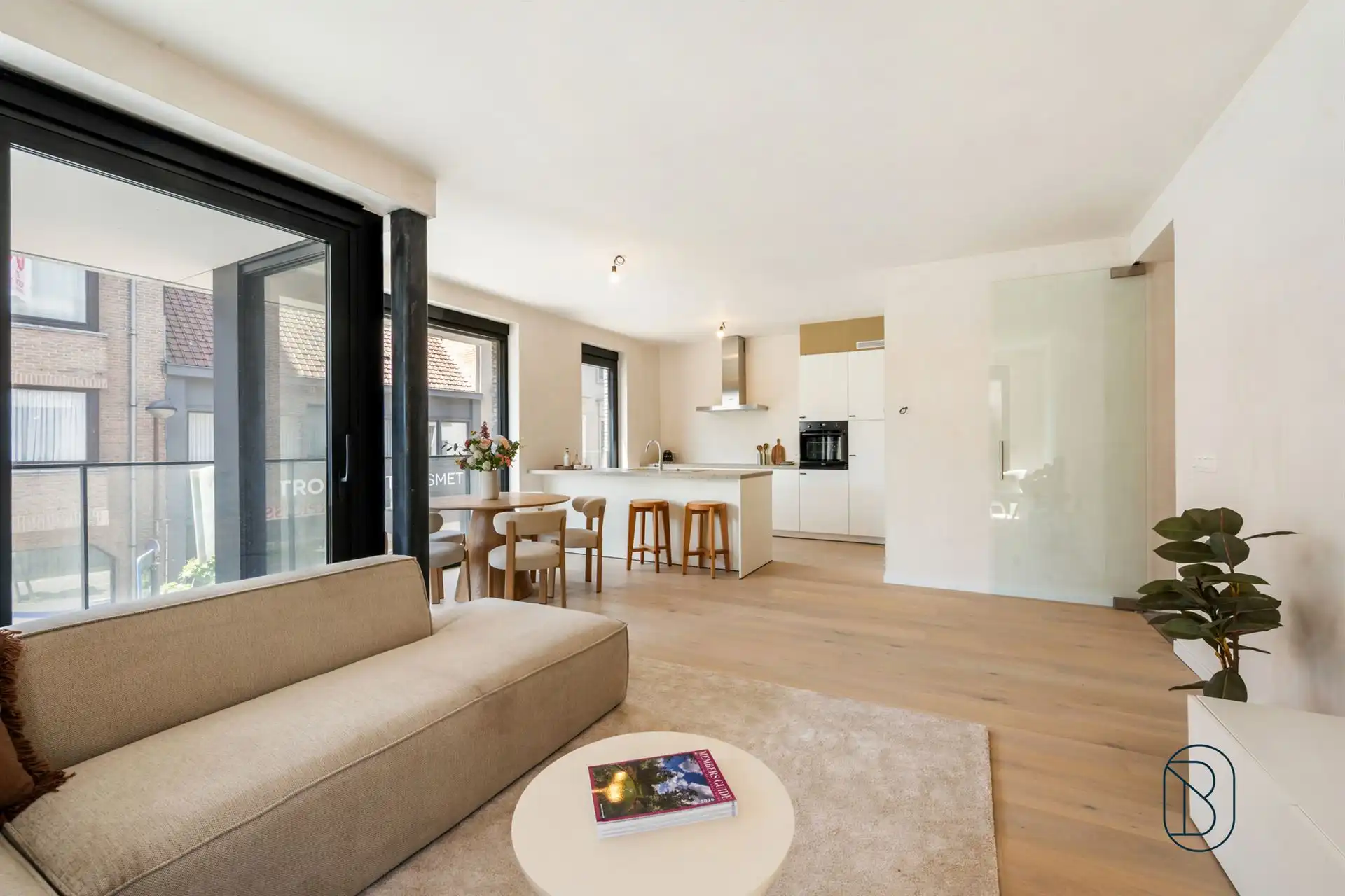 Mooie appartementen met terras + handelspand op topligging foto 10