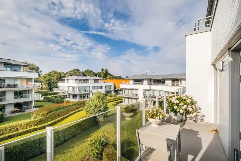 Domein "ELZENHOF" foto {{pictureIndex}}