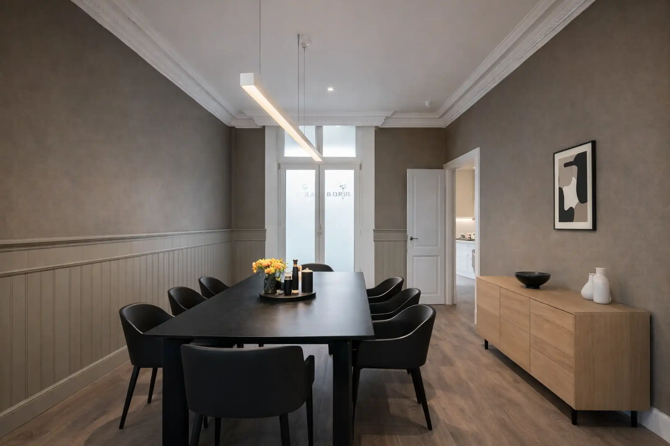 Ruime karakter woning van 220m² op 320m² grond. foto 5