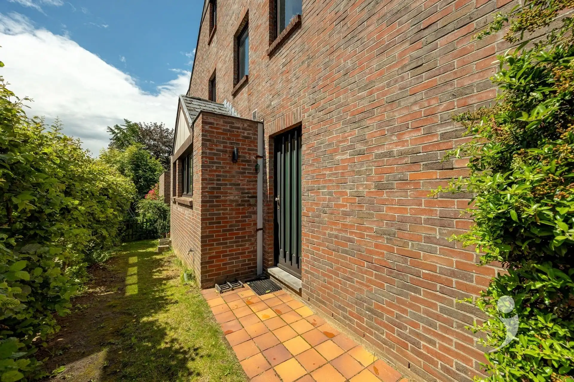 Ruime woning in een doodlopende straat! foto 4