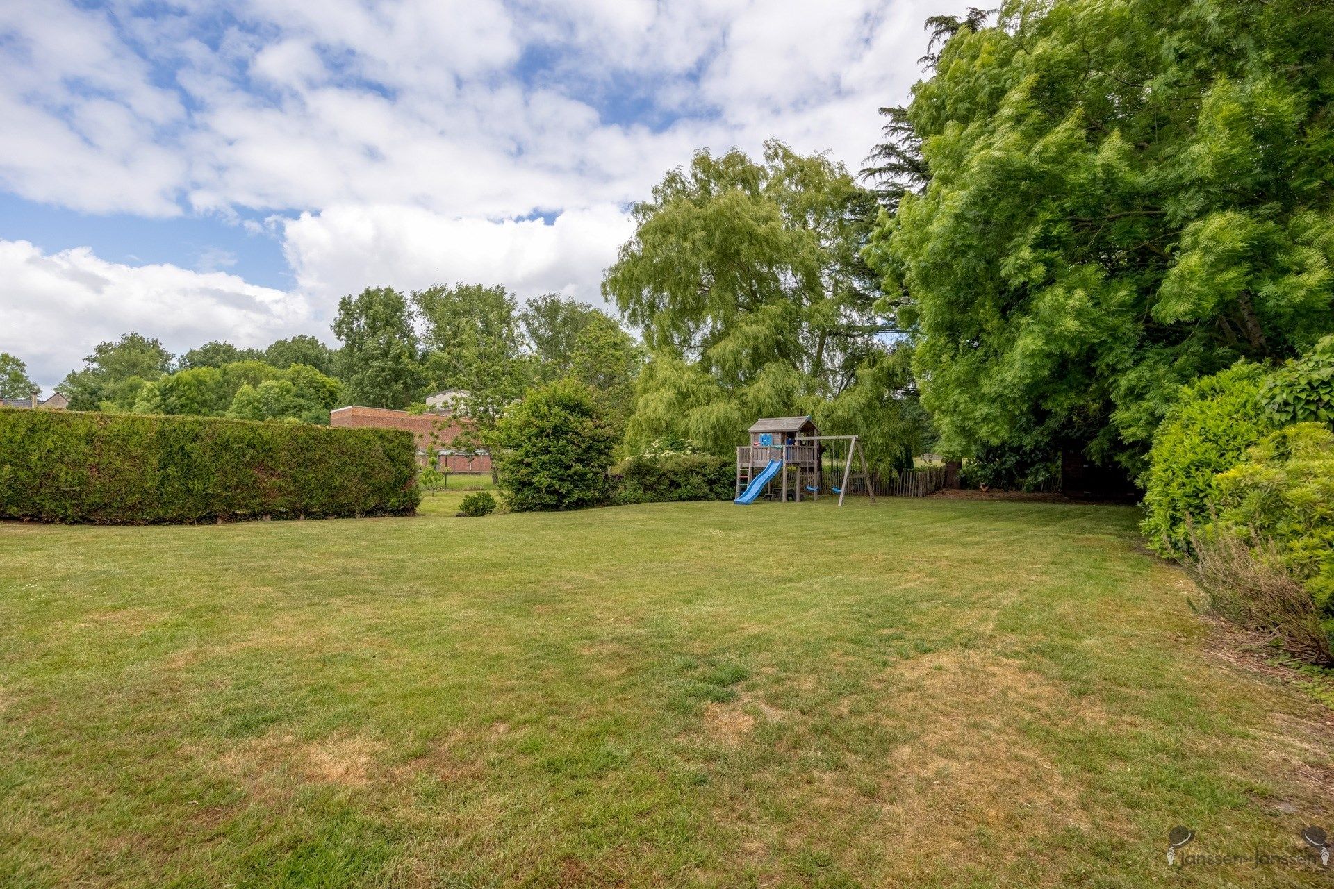 Rustig Gelegen Ruime Villa op 1411m² foto 18