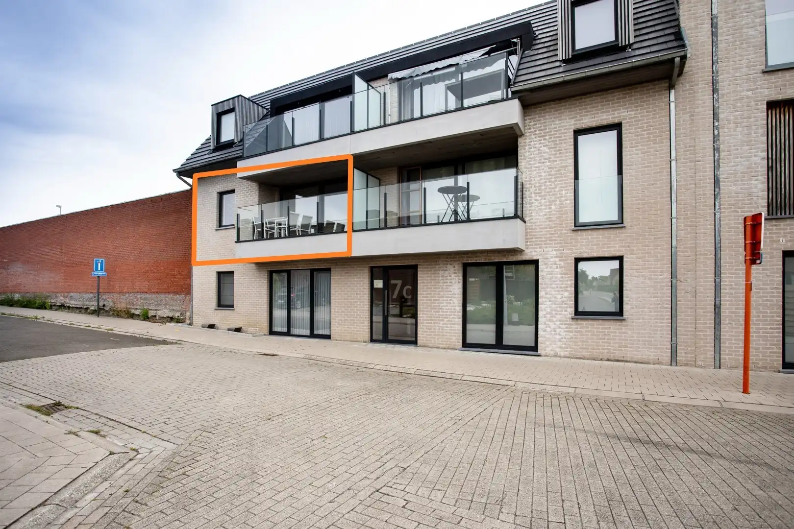 Instapklaar appartement met 2 slaapkamers nabij het Station van Tielt! foto 14