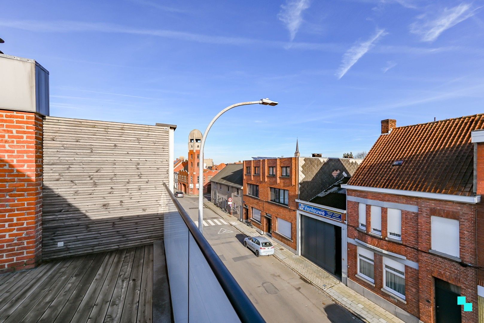 Charmante rijwoning met dakterras in hartje Izegem foto 21