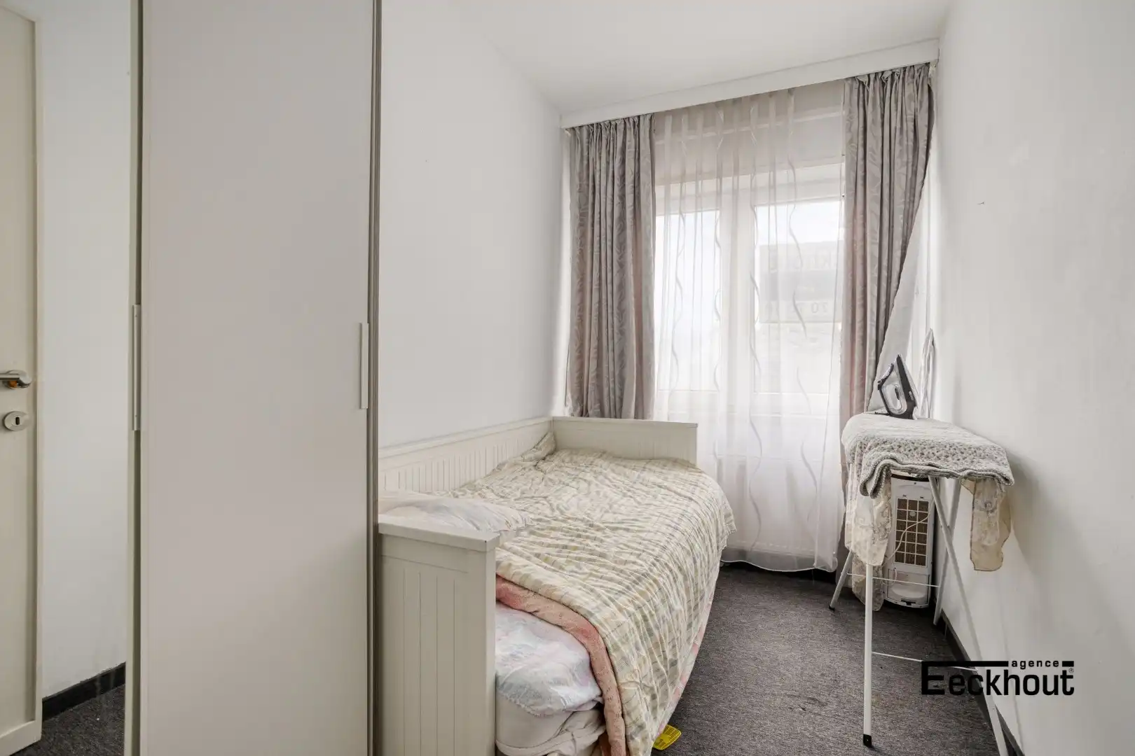 Ruime hoekwoning met 6 slaapkamers en met terras en aangebouwde garage foto 18