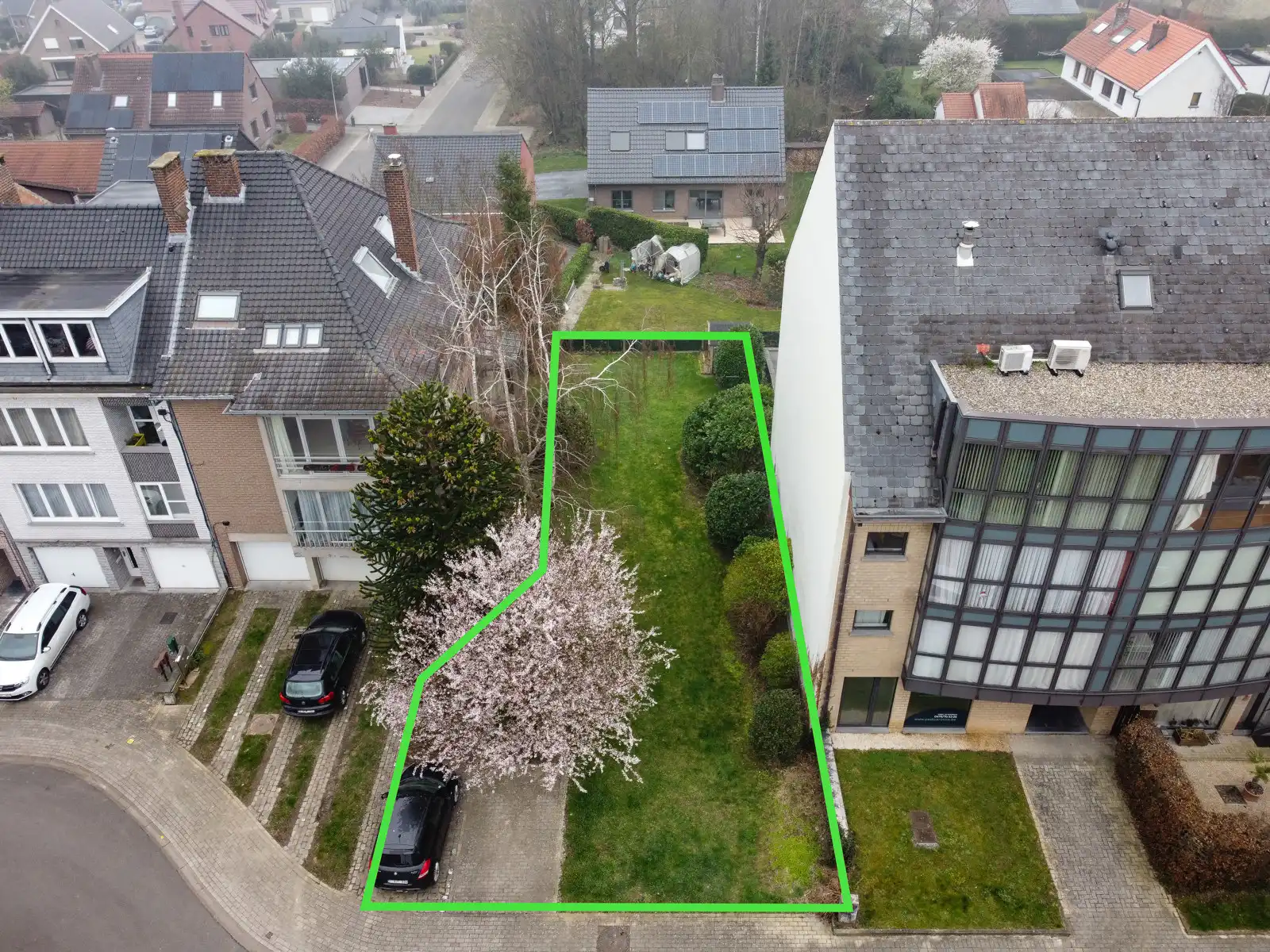 PROJECTGROND voor meergezinswoning foto {{pictureIndex}}