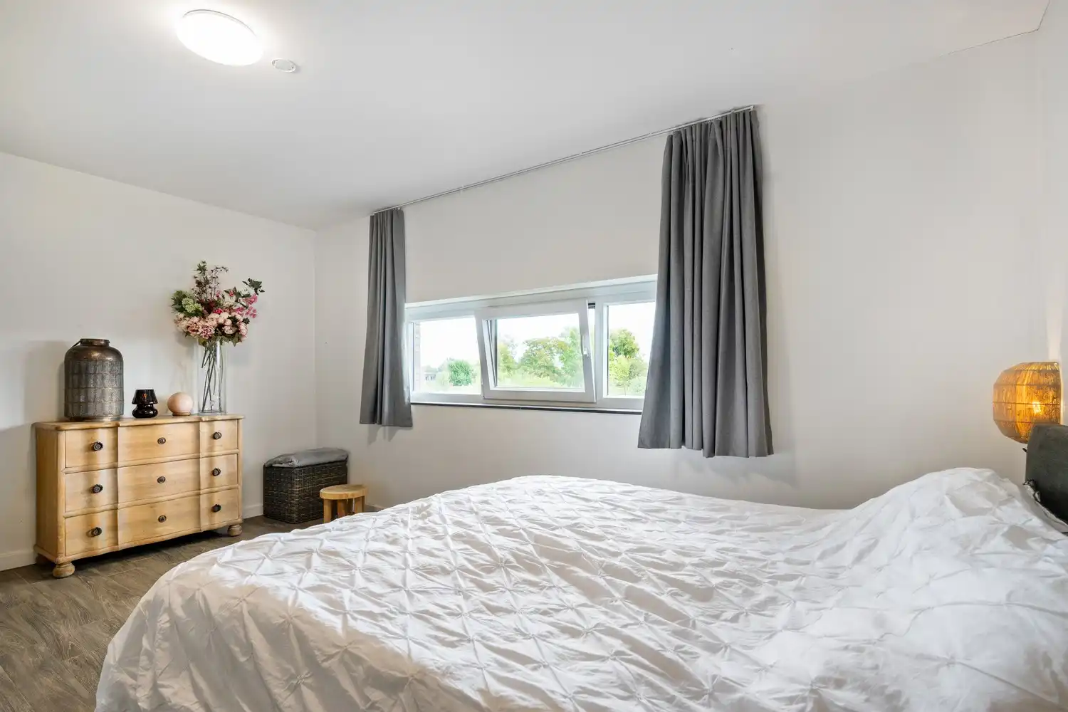 Instapklare energiezuinige villa met 4 zeer ruime slpkrs en ruime inpandige garage op 1006m2 foto 24